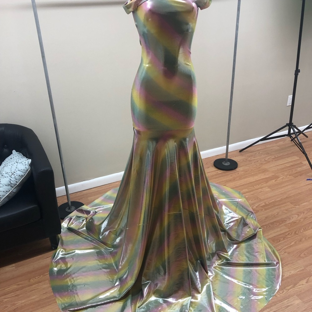 Formal elegance - Picture 2 of 3